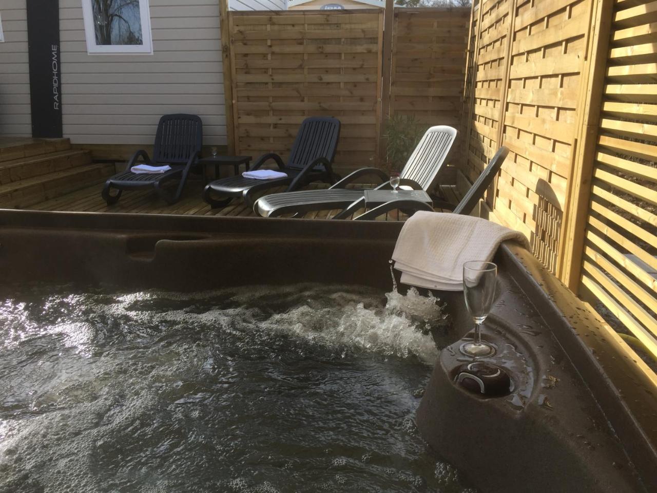 Camping De Contrexéville Eksteriør bilde