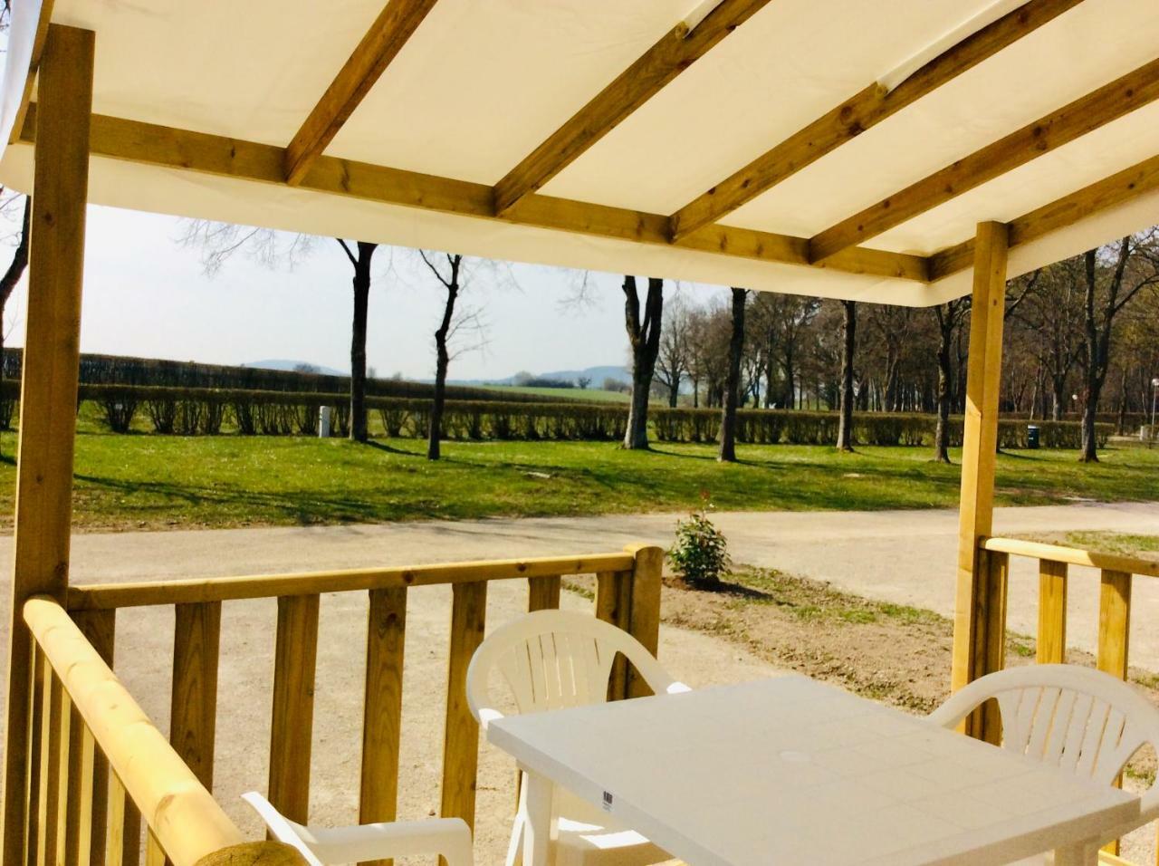 Camping De Contrexéville Eksteriør bilde