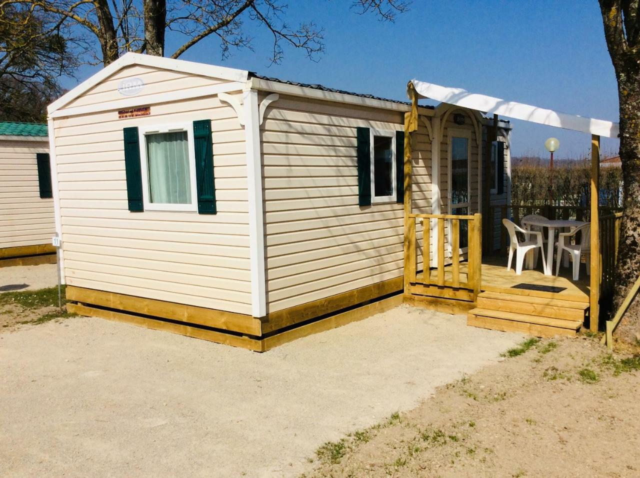 Camping De Contrexéville Eksteriør bilde